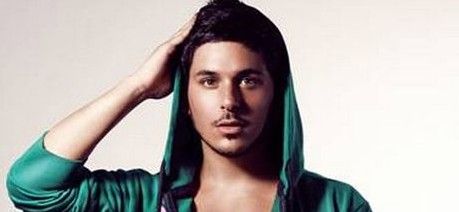 O Stan στο entertv.gr:Από που προέρχεται το όνομα του, σε ποιον τραγουδιστή λέει ευχαριστώ και τι λέει για τα μπουζούκια