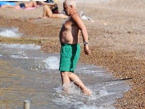 Δείτε αποκλειστικές φωτογραφίες του Γιάννη Πρετεντέρη με μαγιό