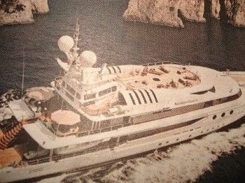 Χάρης Βαφειάς – Έμιλι Λαγουνάρη: Πλέοντας σε πελάγη εκατομμυρίων