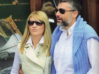 Δείτε νέες φωτογραφίες από τη βάφτιση που έγινε νονά η Φαίη Σκορδά