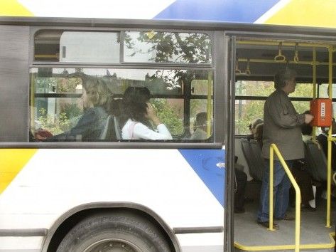 Μενίδι: Άνδρας πέθανε μέσα στο λεωφορείο της γραμμής 735