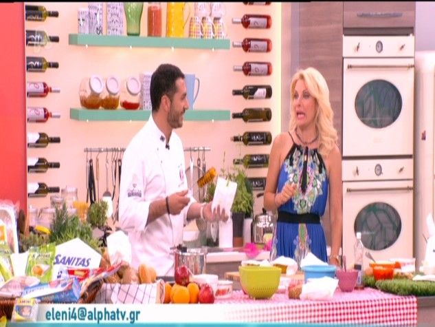 Ο Κυριάκος Μελάς μαγειρεύει στην “Ελένη” σοκολατόπιτα με μπανάνα! video