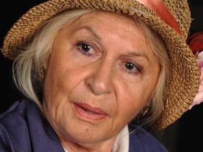 Μπέτυ Βαλάση: “Βλέπω τηλεόραση, αν και παλιά ήθελα να τη σπάσω”
