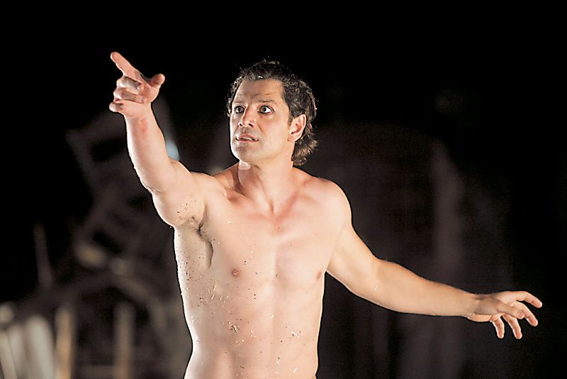 Δείτε καρέ – καρέ το ατύχημα του Σάκη Ρουβά! (Video)