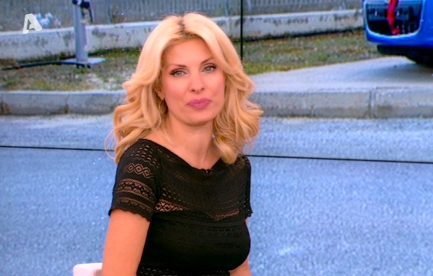 Η sexy casual εμφάνιση της Ελένης Μενεγάκη στη σημερινή της εκπομπή! (Video)