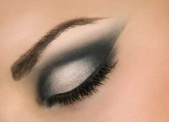 Κάντε μόνες το γιορτινό ροκ, navy smokey eyes