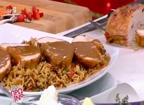 Κοτόπουλο ρολό γεμιστό με σάλτσα κρασιού από την Αργυρώ Μπαρμπαρίγου (Video)