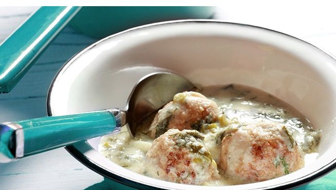 Κεφτεδάκια φρικασέ από τη Ντίνα Νικολάου