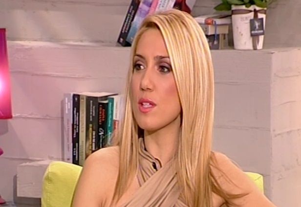 Έλενα Παπαβασιλείου: «Μου έχουν κάνει πρόταση γάμου… Ήταν ωραίο για ταινία αλλά…» (Video)