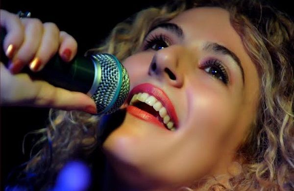 Η Αντιγόνη Κατσούρη στο Ρυθμός Stage στις 15 Μαΐου!