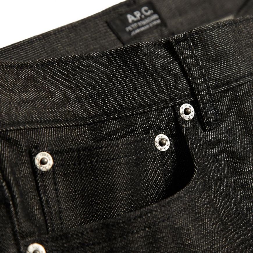 Πως να μην ξεβάφουν τα αγαπημένα μαύρα casual ρούχα σας