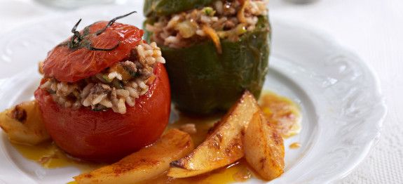 Γεμιστά με κιμά και ρύζι από την Ιωάννα Σταμούλου