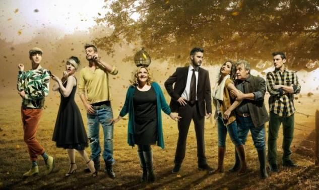 «Κάτω Παρτάλι»: Ποιους γνωστούς ηθοποιούς συλλάβαμε σε θεατρική πρεμιέρα;