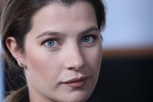 Συναντήσαμε μετά από καιρό την Βίκυ Μαραγκάκη – Πόσο έχει αλλάξει η ηθοποιός;