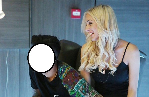 Είναι η όμορφη σύντροφος πασίγνωστου Έλληνα ποδοσφαιριστή. Δείτε τους μαζί!