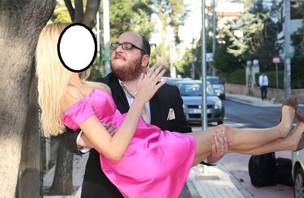 Ποια γνωστή δημοσιογράφο σηκώνει στα… χέρια ο Φάνης Λαμπρόπουλος;