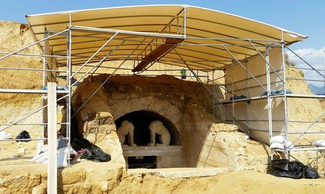 Υπουργείο Πολιτισμού: Τυμβωρύχοι “ανακάτεψαν” τον τάφο της Αμφίπολης