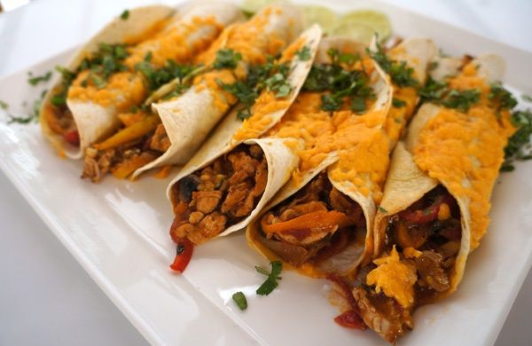 Μεξικάνικα κανελόνια στον φούρνο από τον Βαγγέλη Δρίσκα
