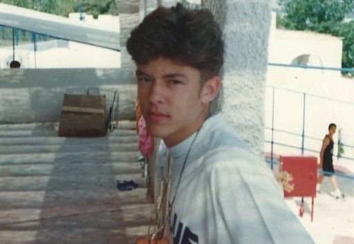 Το αγοράκι της φωτογραφίας είναι σήμερα πασίγνωστος Έλληνας ηθοποιός…