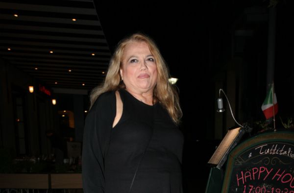 Ελένη Καστάνη: Γλυκιά και ήρεμη, τρεις μήνες μετά τον ξαφνικό θάνατο της αδερφή της