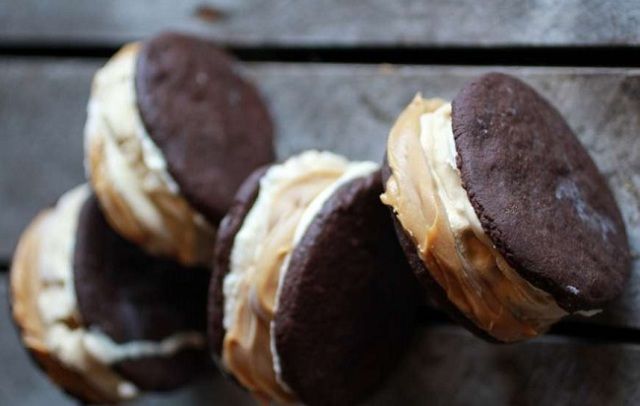 Πώς να φτιάξετε εύκολο παγωτό με φυστικοβούτυρο