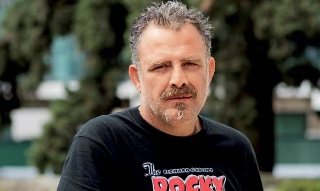 Σαν άγγελος με ξανθά μαλλιά: Η κούκλα κόρη του Πασχάλη Τσαρούχα, η “άγνωστη” μητέρα της και ο χωρισμός