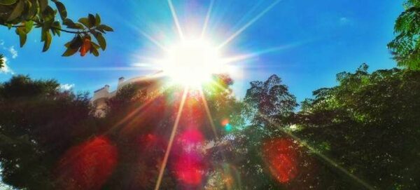 Καιρός: Ηλιοφάνεια με λίγα σύννεφα και θερμοκρασία χωρίς αξιόλογη μεταβολή