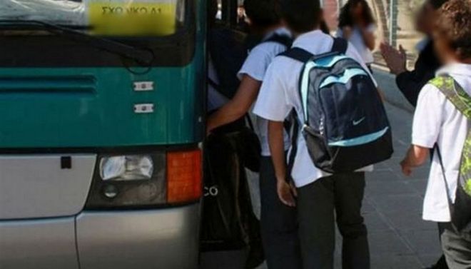 Οδηγός λεωφορείου κατέβασε μαθητή γιατί δεν είχε ταυτότητα και χρήματα για εισιτήριο