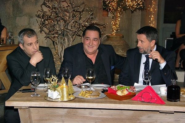 «Στην υγειά μας ρε παιδιά»: Παραμονή Χριστουγέννων με Καρρά, Αδαμαντίδη και Παντελίδη