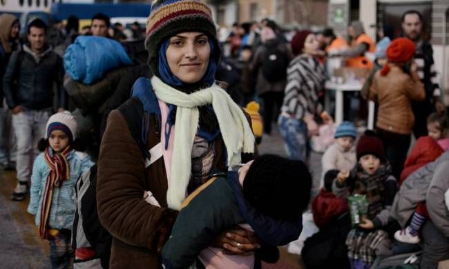 Στον Πειραιά έφτασαν 1.473 μετανάστες και πρόσφυγες