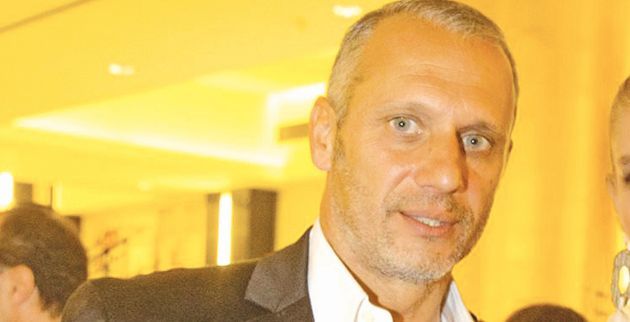 Που χάθηκε ο Χρήστος Κολοβός-Το μοντέλο που έγινε συλλέκτης vintage αυτοκινήτων!