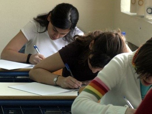 Πανελλήνιες εξετάσεις 2016: Τα θέματα και οι απαντήσεις στην Έκθεση