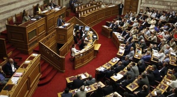 Εκλογικός νόμος: Πέρασε με 179 ‘ναι’ η απλή αναλογική