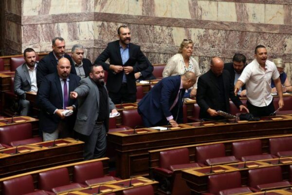 Επίθεση βουλευτών της ΧΑ στον βουλευτή του ΣΥΡΙΖΑ, Ζεϊμπέκ