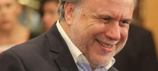 Κυβέρνηση: Θα επιδοτούμε τους νέους καναλάρχες να προσλαμβάνουν απολυμένους
