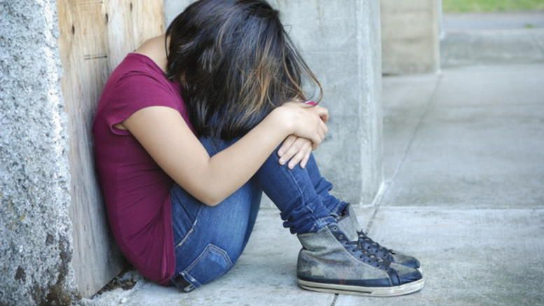 Άφησε την 8χρονη κόρη της χωρίς νερό και φαγητό κλειδωμένη στη Θεσσαλονίκη – “Δεν μπορούσε καν να σηκωθεί”