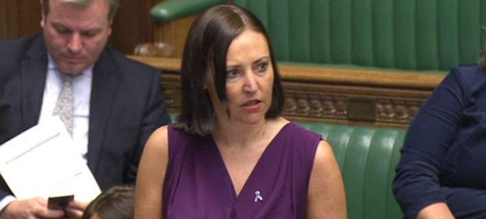 Η βουλευτής που συγκίνησε ολόκληρη τη Βρετανία -Μίλησε στη Βουλή για τον θάνατο της 5 ημερών κόρης της