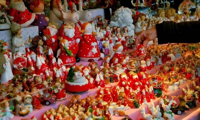 Χριστούγεννα 2022: Πότε ξεκινάει το εορταστικό ωράριο – Ποιες Κυριακές θα είναι ανοιχτά τα μαγαζιά