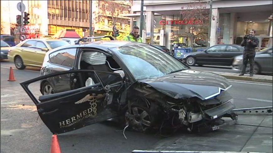 Αυτόπτες μάρτυρες στη Συγγρού: Όλα ξεκίνησαν όταν οδηγός έκανε παράνομα αναστροφή (Video)