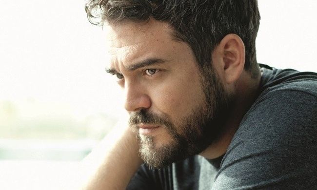 Πυγμαλίων Δαδακαρίδης: “Θα με ευχαριστούσε πολύ αν μάθαινα ποιος έβγαλε ότι έχω σχέση με την Κόρα Καρβούνη”