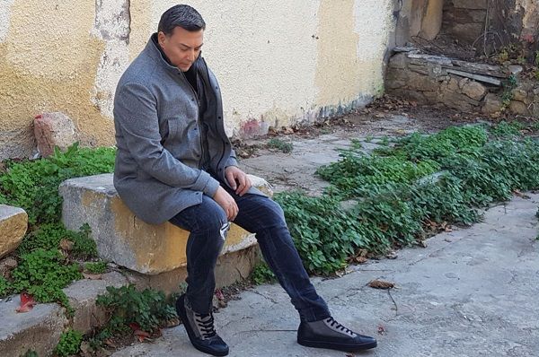 Νίκος Μακρόπουλος: Το δύσκολο διαζύγιο, ο δεύτερος γάμος και ο λόγος που άσπρισαν τα μαλλιά του σε μία νύχτα