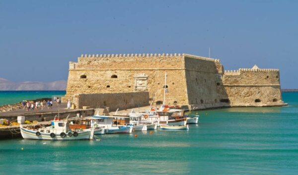 DW: Η Κρήτη από τις ζωοκλοπές στην κοκαΐνη – Ο ρόλος της οικογένειας και η «τιμή» του να κάνεις φυλακή