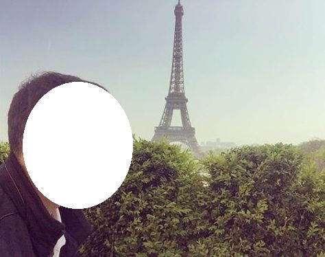Ποιος πολύ γνωστός Έλληνας βρίσκεται στο Παρίσι και πόζαρε με θέα τον πύργο του Άιφελ;