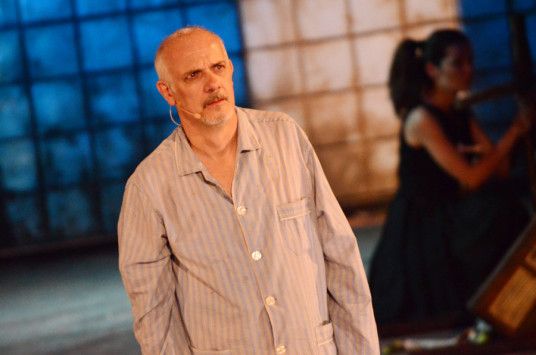 Πασίγνωστη Ελληνίδα ηθοποιός εξομολογείται: Ο Γιώργος Κιμούλης έχει κακοποιήσει πολλές ψυχές  και καλά θα κάνει να ζητήσει τη βοήθεια ειδικού…
