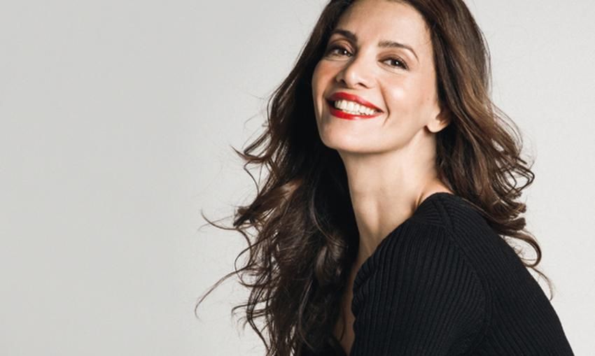 Δείτε την απίστευτα sexy εμφάνιση της Κατερίνας Λέχου στην Επίδαυρο!