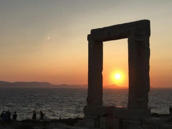 Ποιος γνωστός παρουσιαστής πέρασε όμορφες στιγμές στη Νάξο;