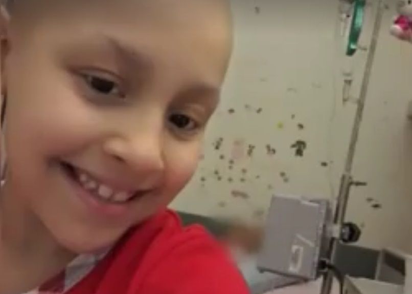 Συγκλονίζει η 8χρονη Ευαγγελία που δίνει τη δική της “μάχη” με τον καρκίνο και πρέπει να μεταβεί σε ειδικό κέντρο σε Λονδίνο- Η έκκληση της οικογένειας για βοήθεια