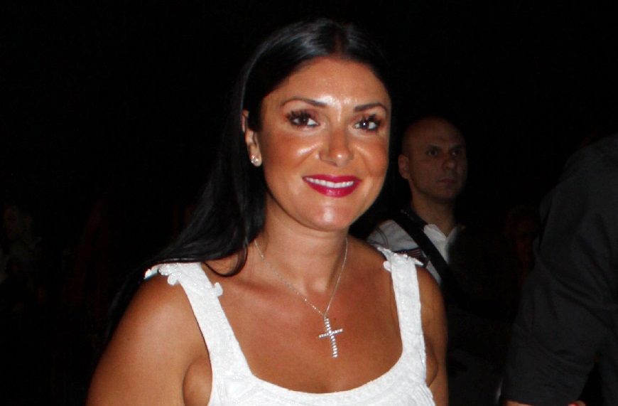 Είναι η σύζυγος πολύ γνωστού Έλληνα- Δείτε τους μαζί!