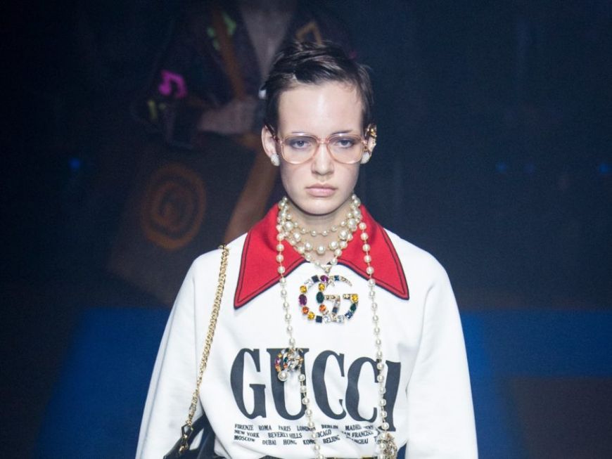 Στο show του οίκου Gucci είδαμε ένα νέο τρόπο να φορέσουμε το φούτερ μας