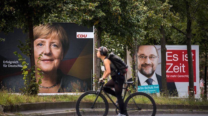 Στις κάλπες η Γερμανία: Με κομμένη την ανάσα Ευρώπη και… Ελλάδα